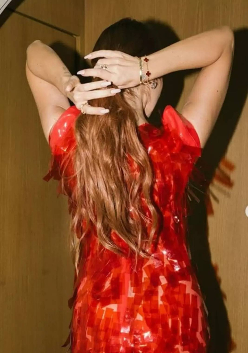 Hadise'den görülmemiş fotoğraf. Arkasını dönüp poz verdi - Fotoğraf: 6